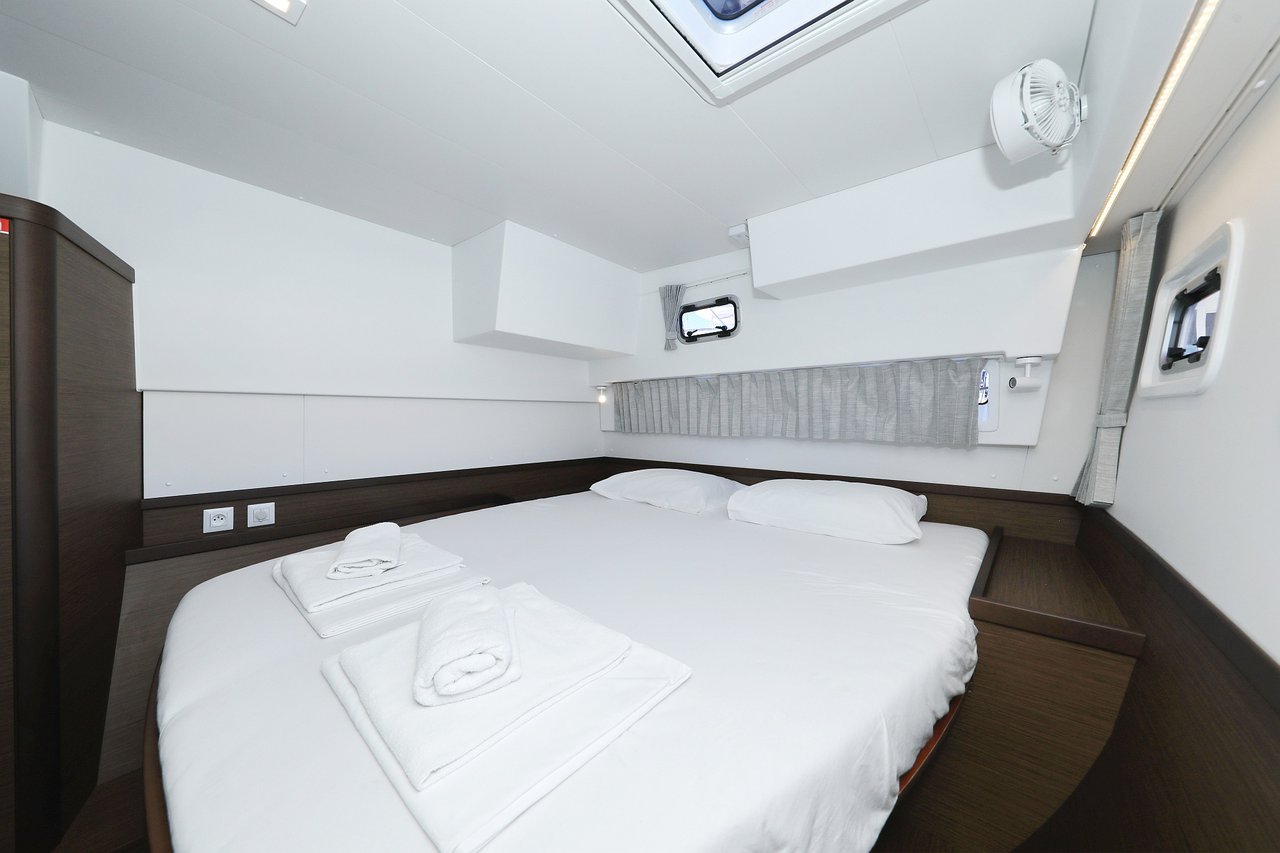Lagoon 42 - 4 + 2 cab. — photo 38