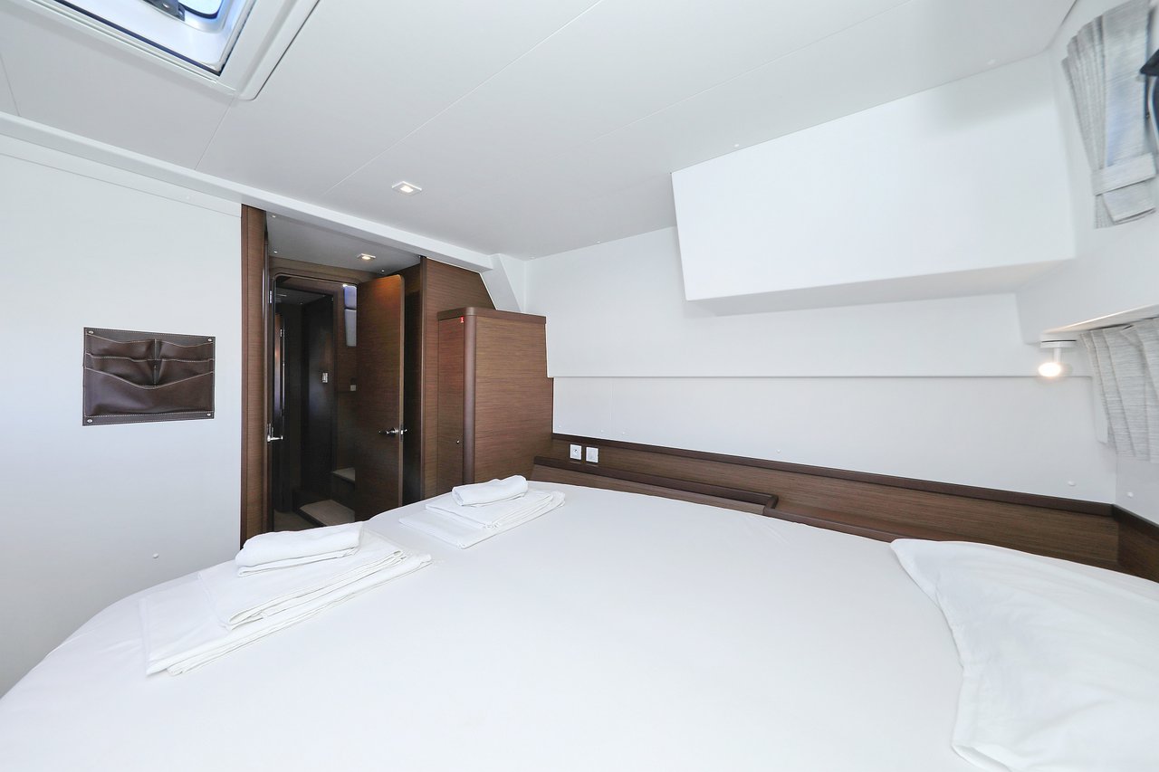 Lagoon 42 - 4 + 2 cab. — photo 40