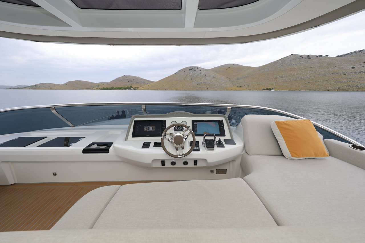Lagoon Sixty 7 — photo 33