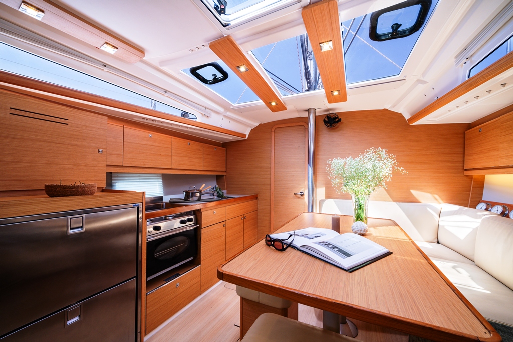 Dufour 390 GL — photo 8