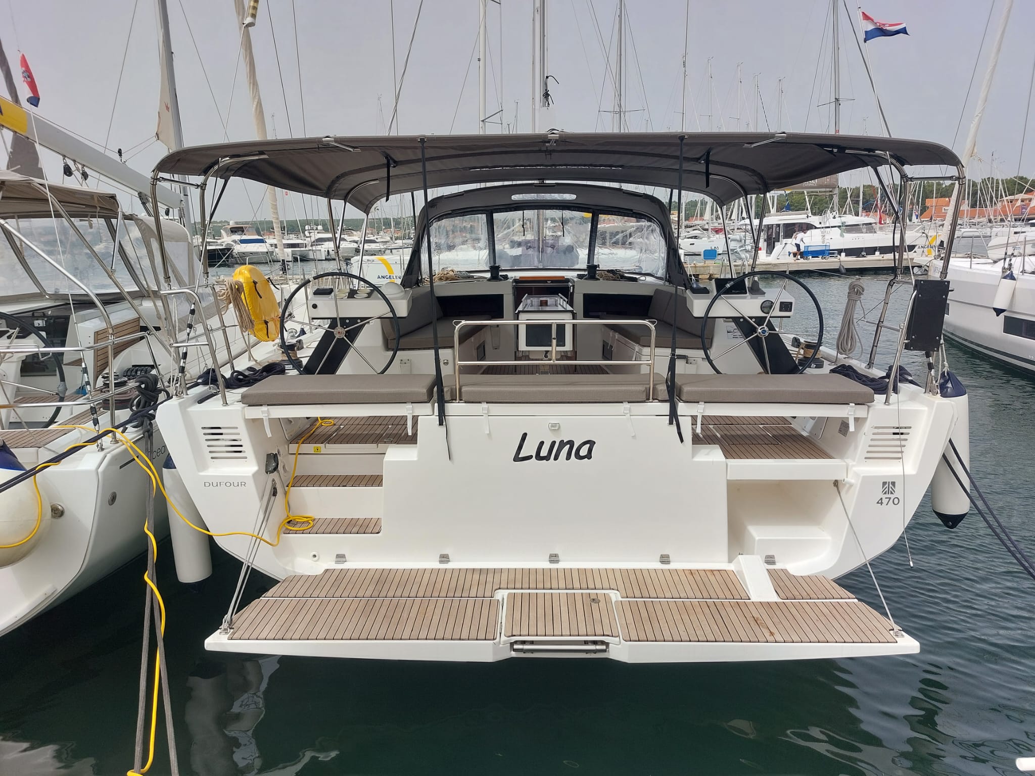 Dufour 470 - 4 cab. — photo 1