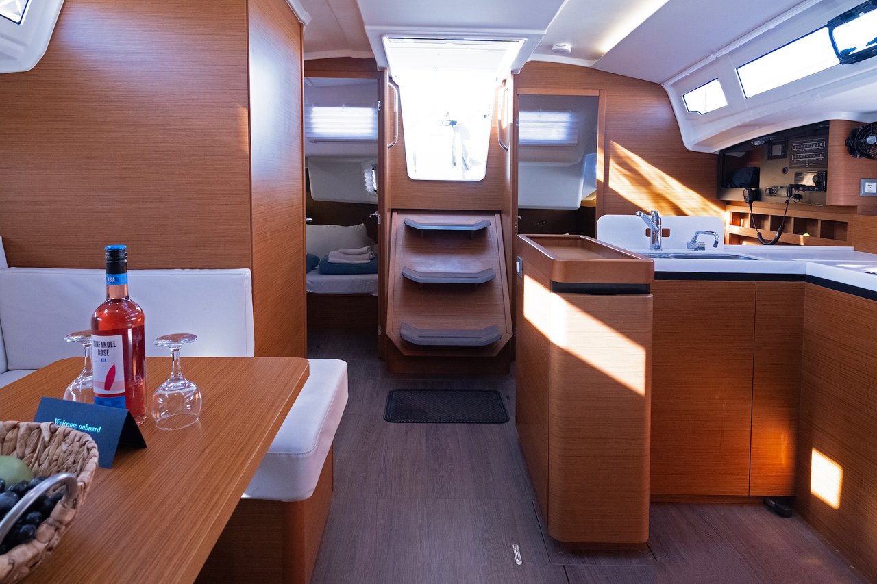 Sun Odyssey 410 - 3 cab. — photo 9