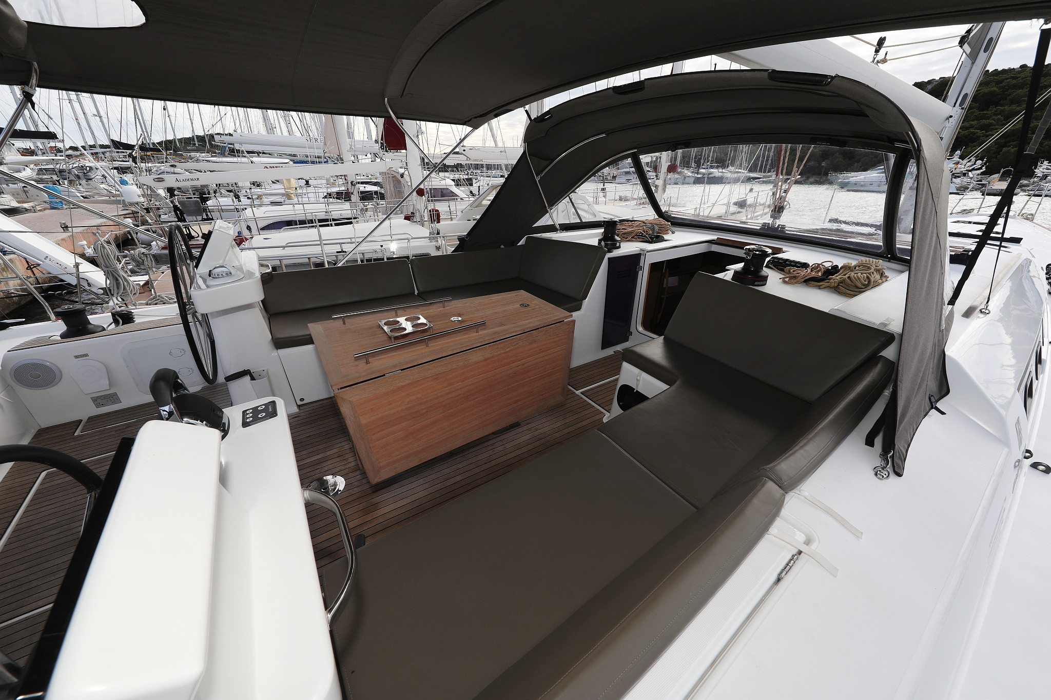 Dufour 56 Exclusive - 5 + 1 cab. — photo 7