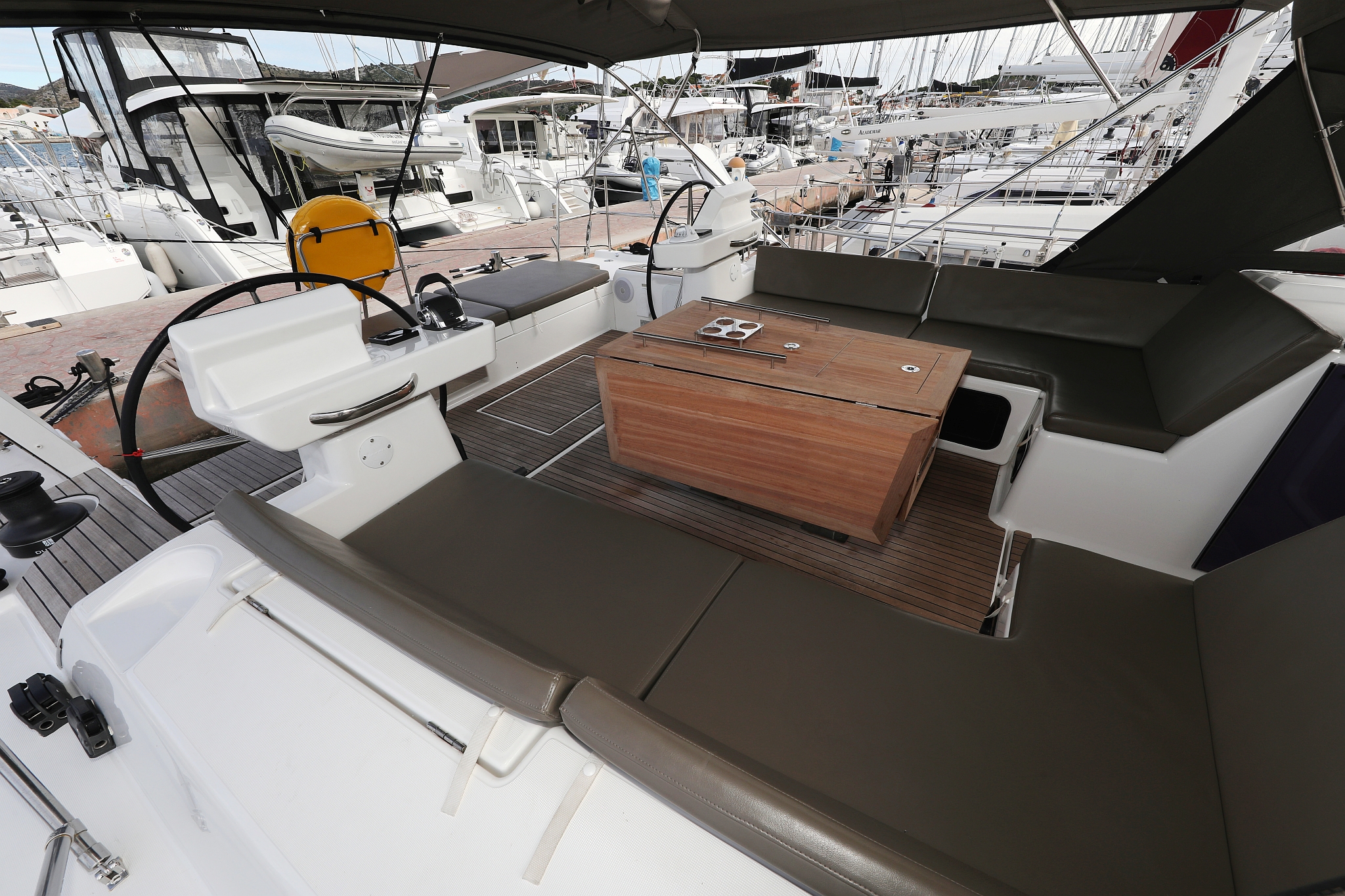 Dufour 56 Exclusive - 5 + 1 cab. — photo 8