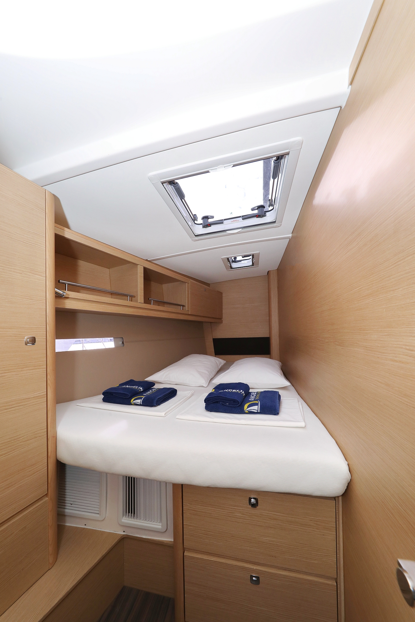 Dufour 56 Exclusive - 5 + 1 cab. — photo 29