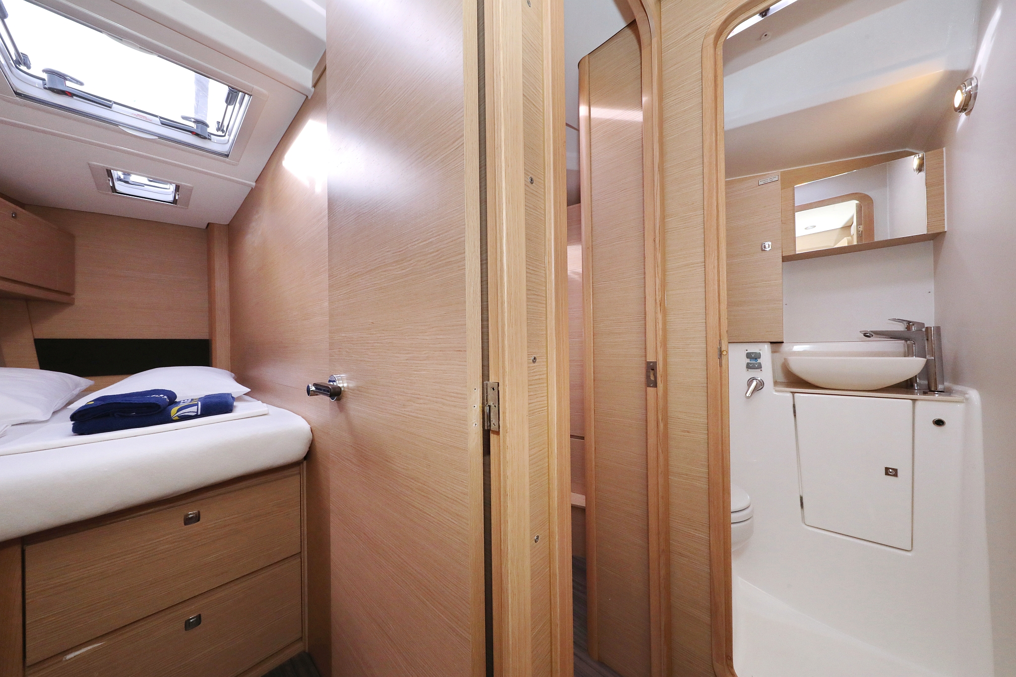 Dufour 56 Exclusive - 5 + 1 cab. — photo 33