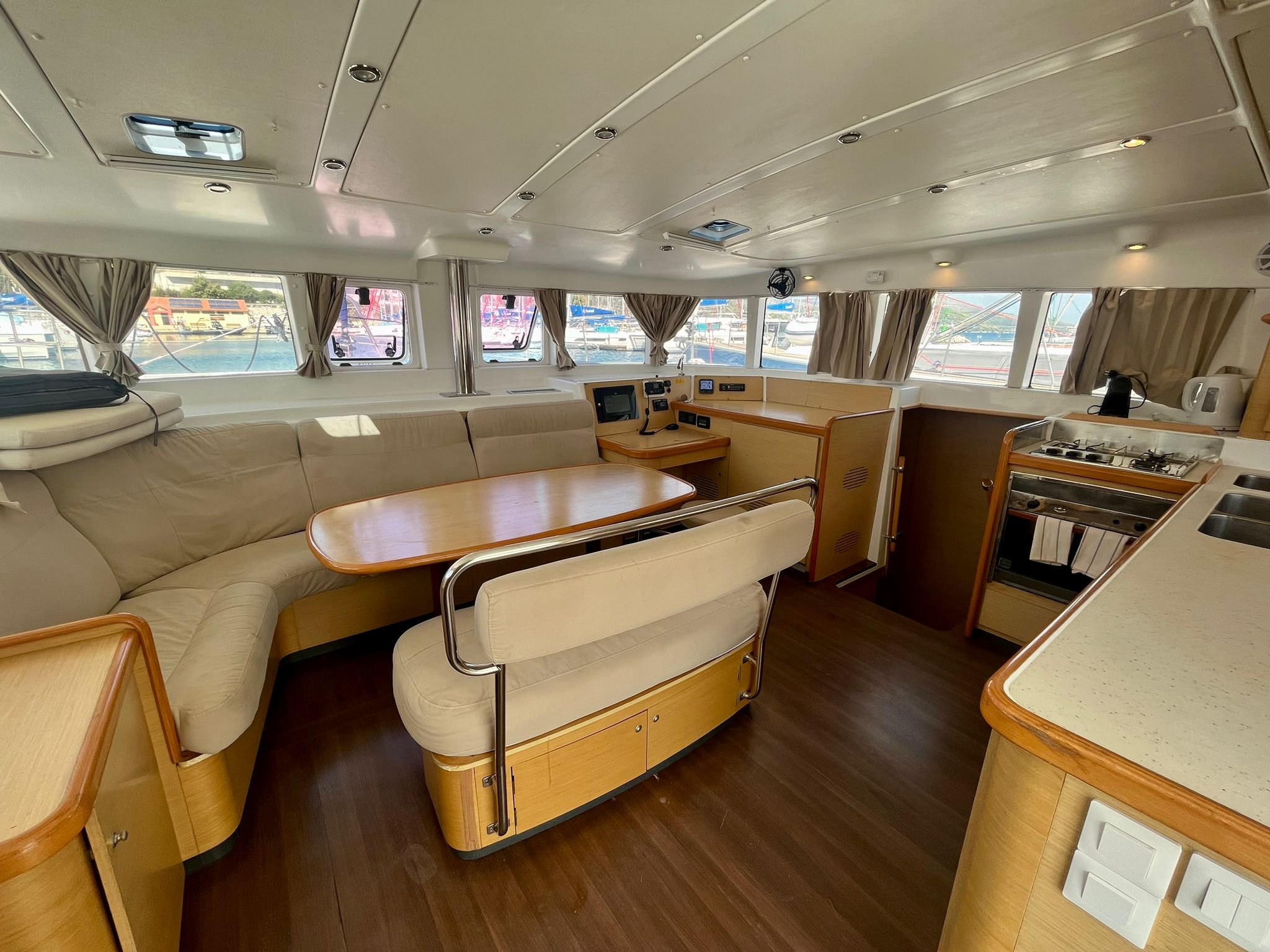 Lagoon 440 - 4 + 1 cab. — photo 8