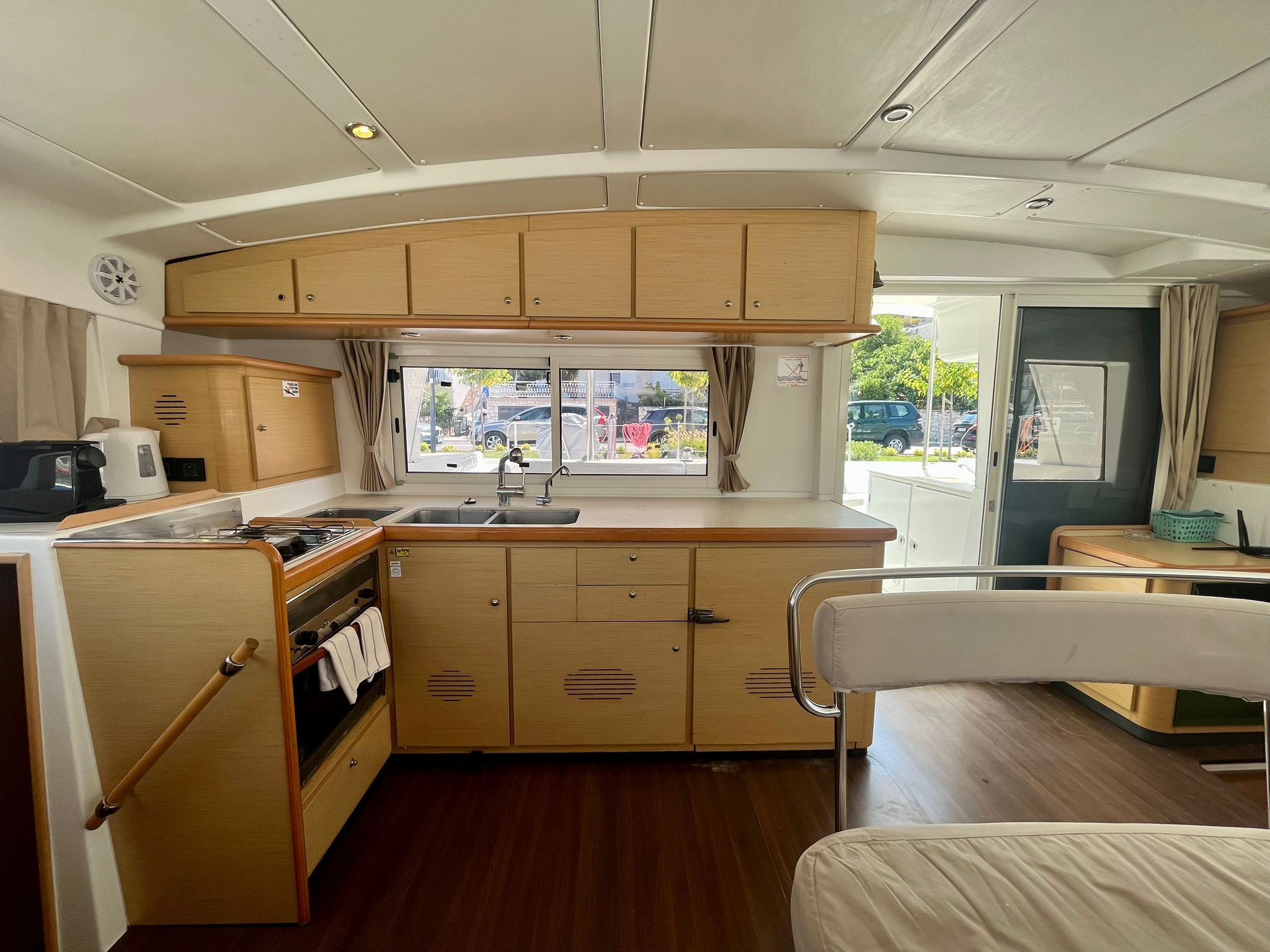 Lagoon 440 - 4 + 1 cab. — photo 10