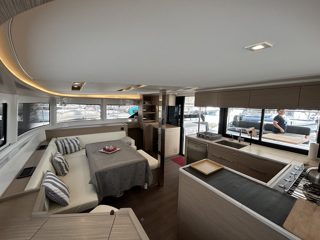 Lagoon 46 - 4 + 2 cab. — photo 11