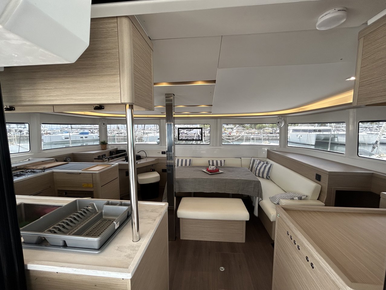 Lagoon 46 - 4 + 2 cab. — photo 12