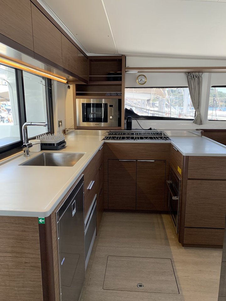 Lagoon 46 - 4 + 2 cab. — photo 9