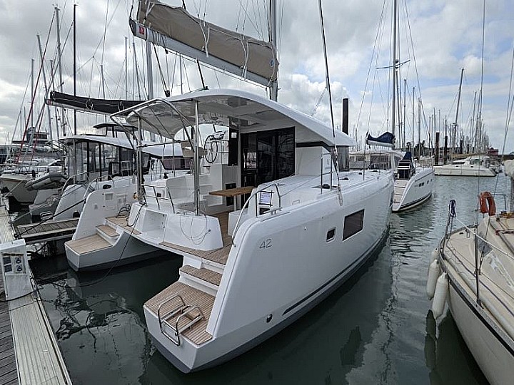 Lagoon 42 - 4 + 2 cab. — photo 3