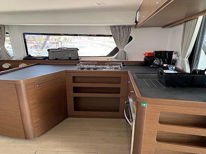 Lagoon 42 - 4 + 2 cab. — photo 7