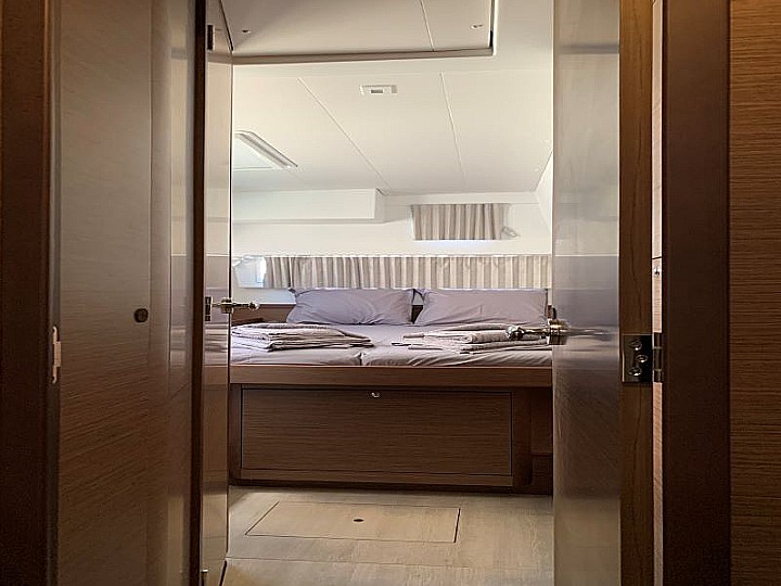 Lagoon 42 - 4 + 2 cab. — photo 9