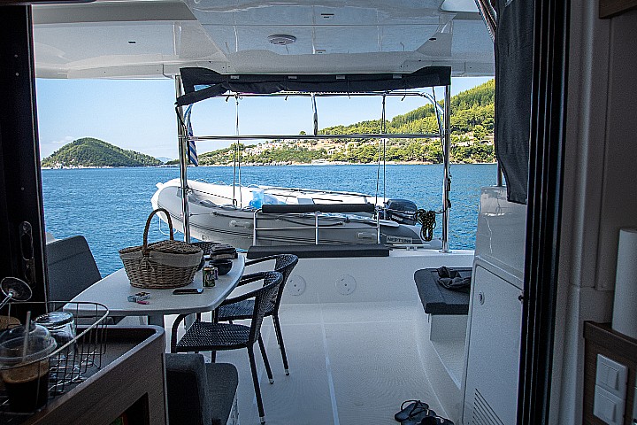 Lagoon 42 - 4 + 2 cab. — photo 7
