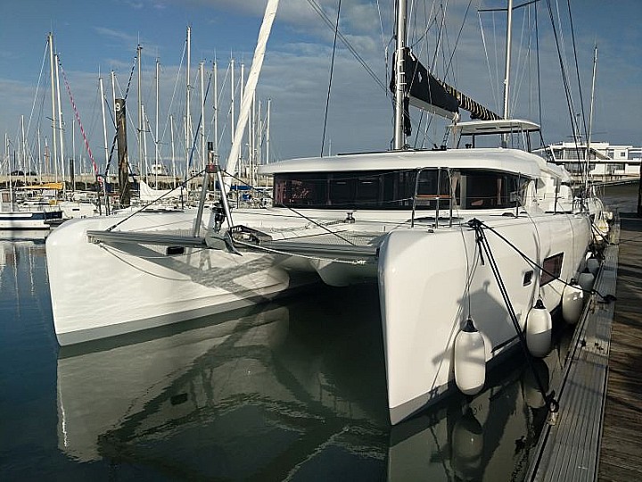 Lagoon 42 - 4 + 2 cab. — photo 1