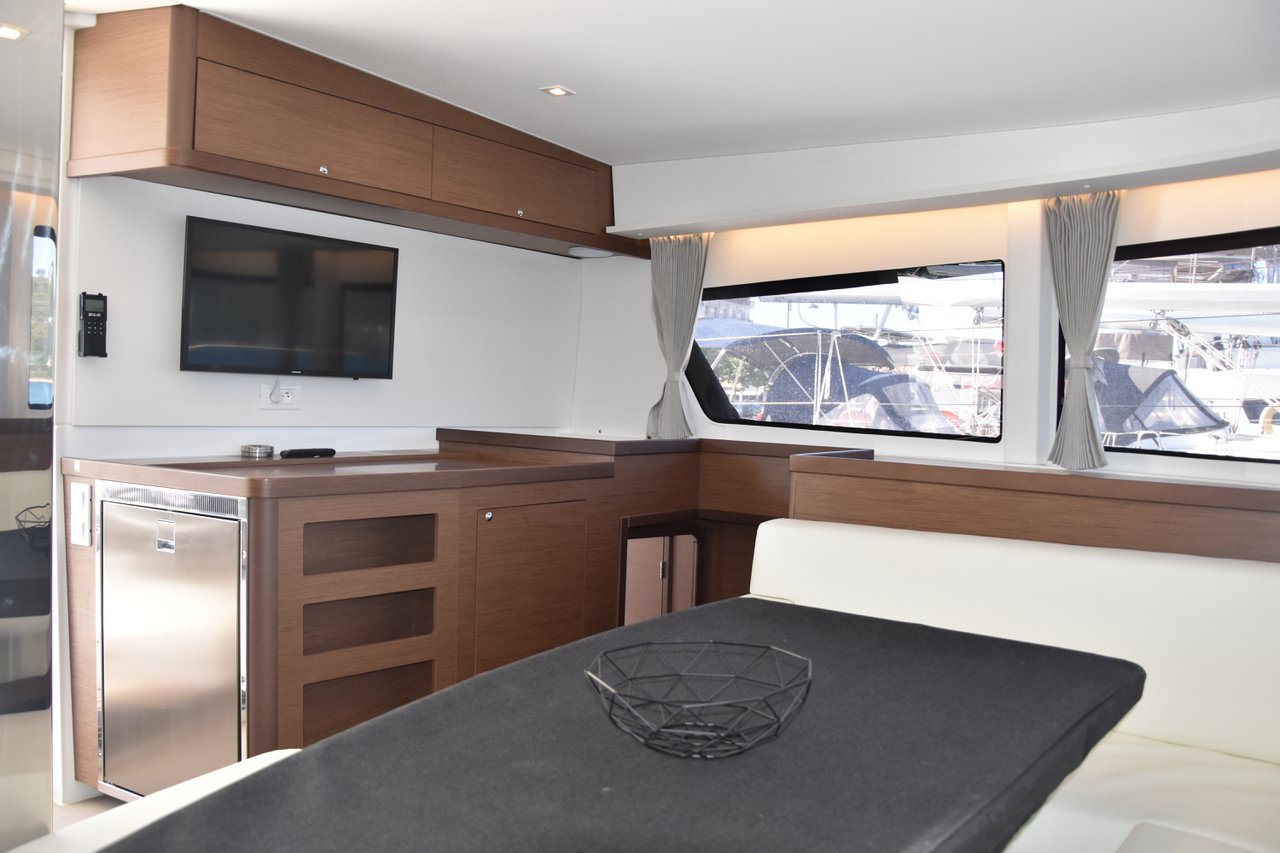 Lagoon 42 - 4 + 2 cab. — photo 7