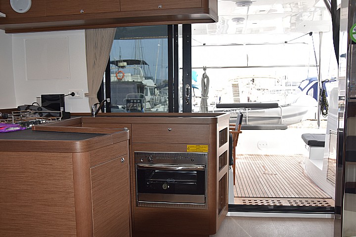 Lagoon 42 - 4 + 2 cab. — photo 8