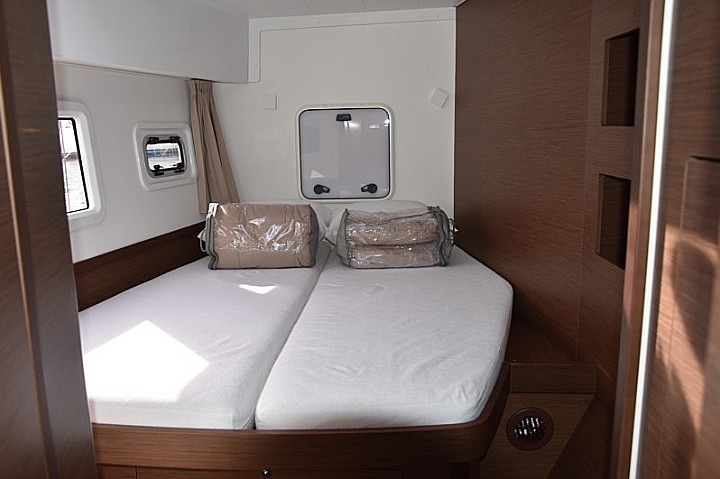 Lagoon 42 - 4 + 2 cab. — photo 13