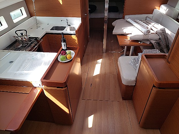 Sun Odyssey 440 - 4 cab. — photo 4