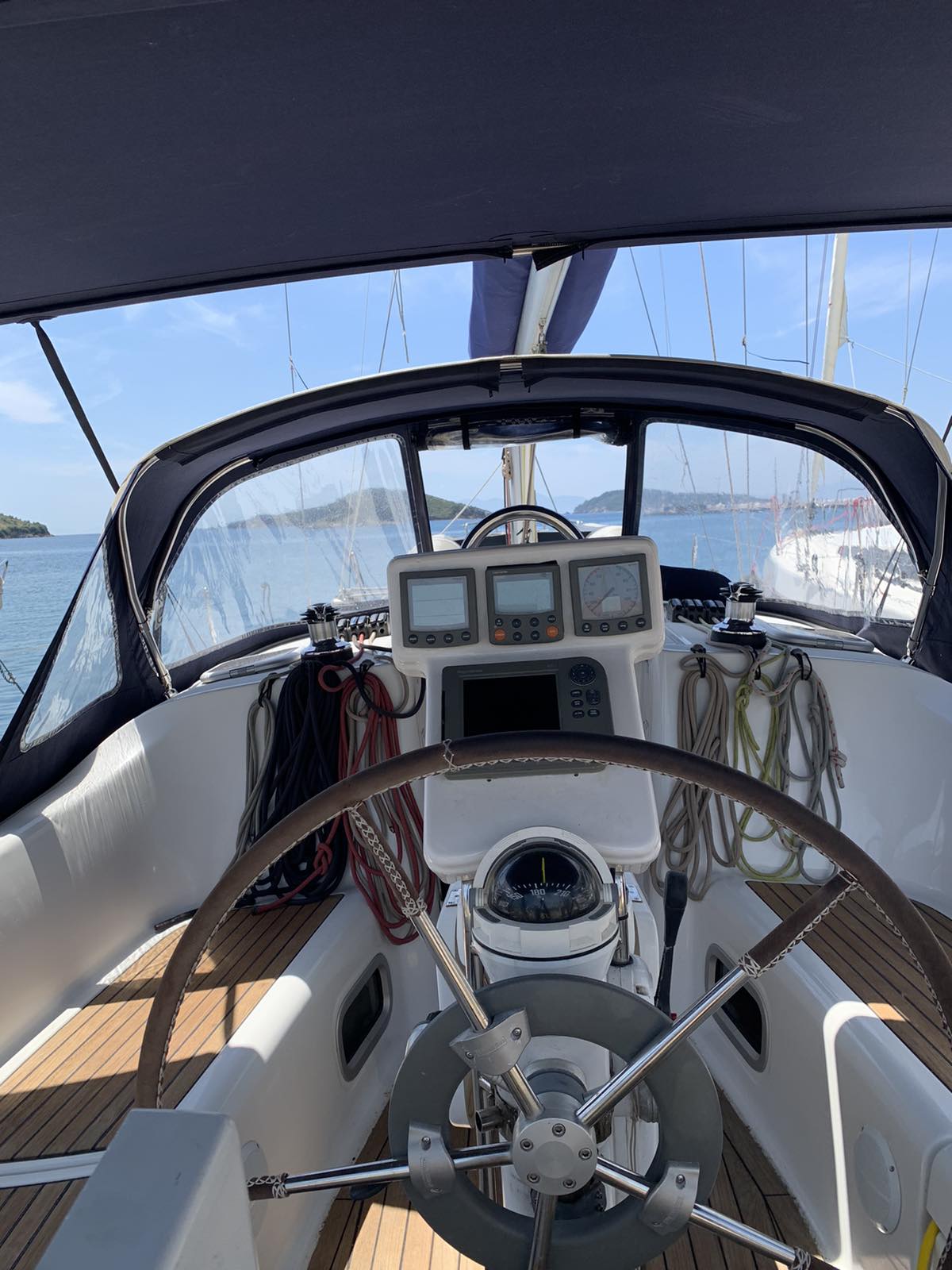 Oceanis Clipper 343 — photo 8