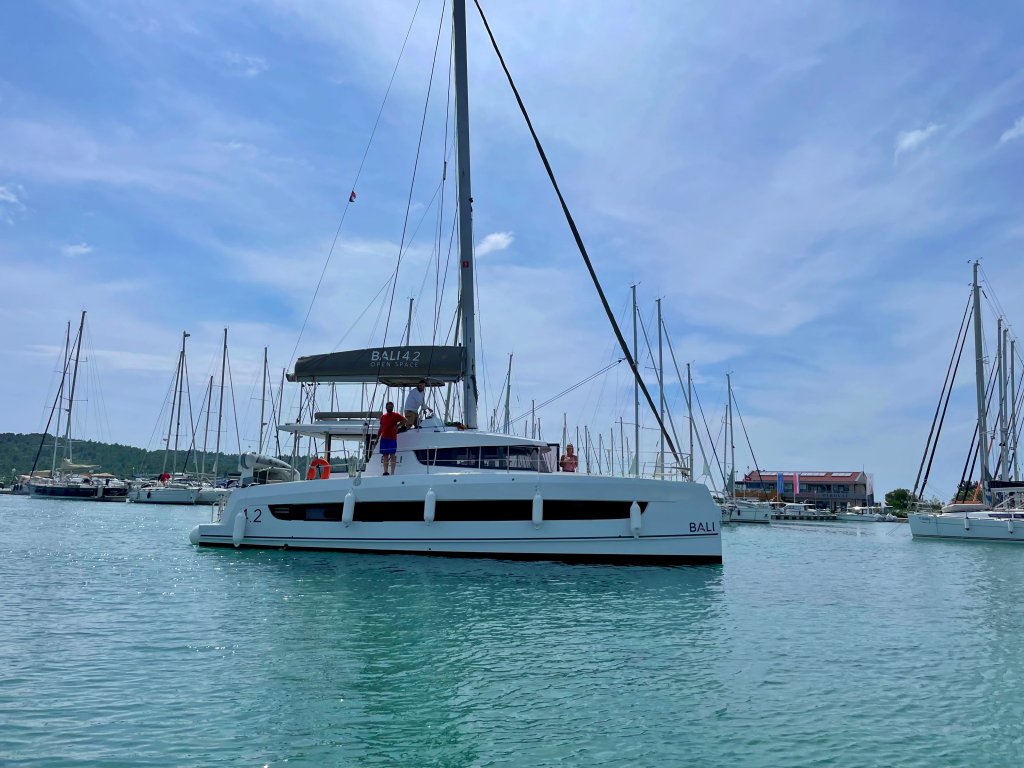 Bali 4.2 - 4 + 1 cab. — photo 1