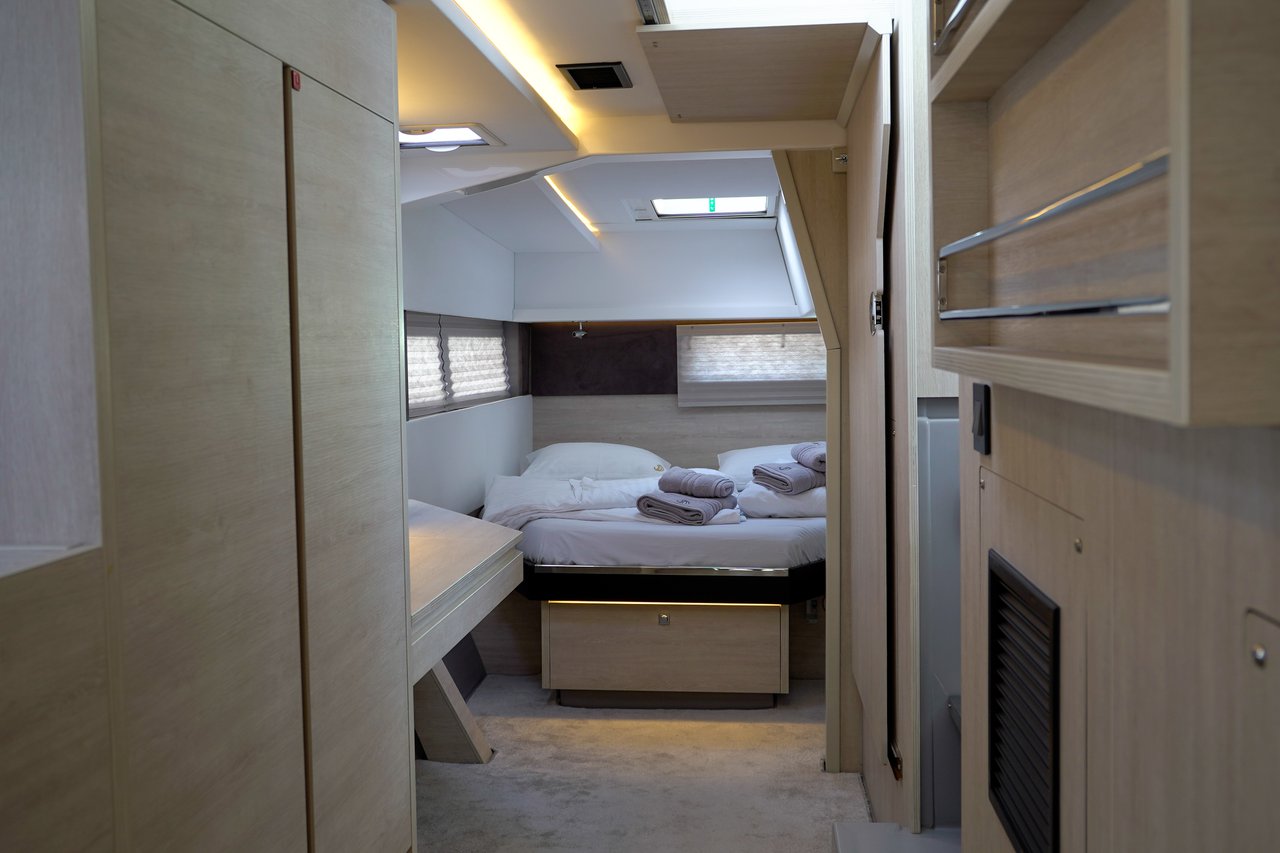 Leopard 45 - 3 + 1 cab. — photo 42