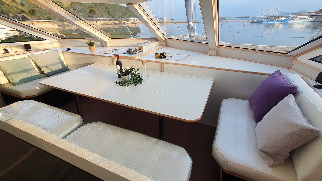 Upwind 50 Eco - 4 + 1 cab. — photo 17
