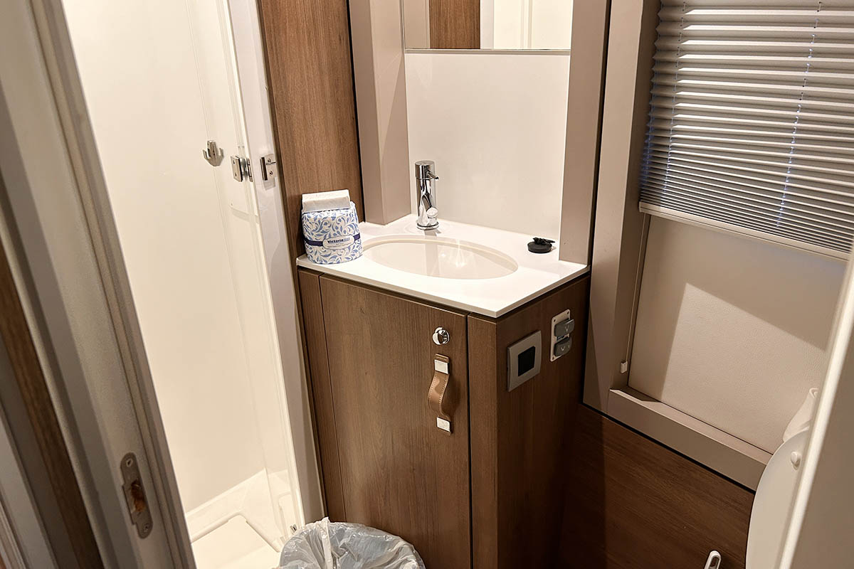 Bali 4.4 - 4 + 1 cab. — photo 14
