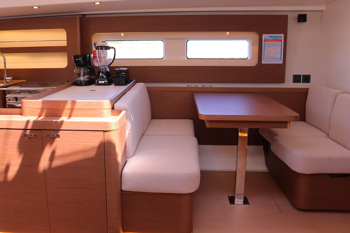 Oceanis 54 - 3 + 1 cab. — photo 12