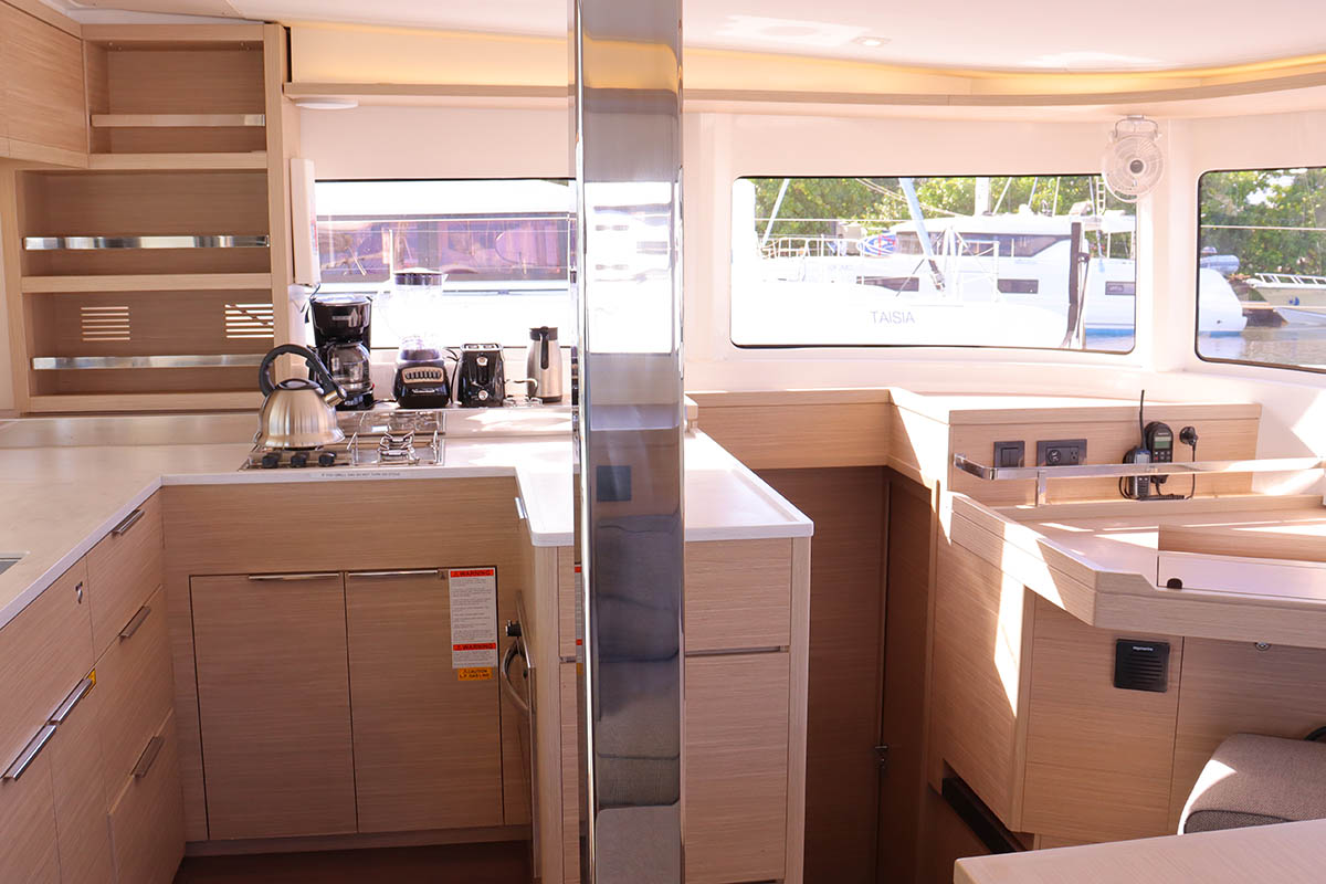 Lagoon 46 - 4 + 2 cab. — photo 17