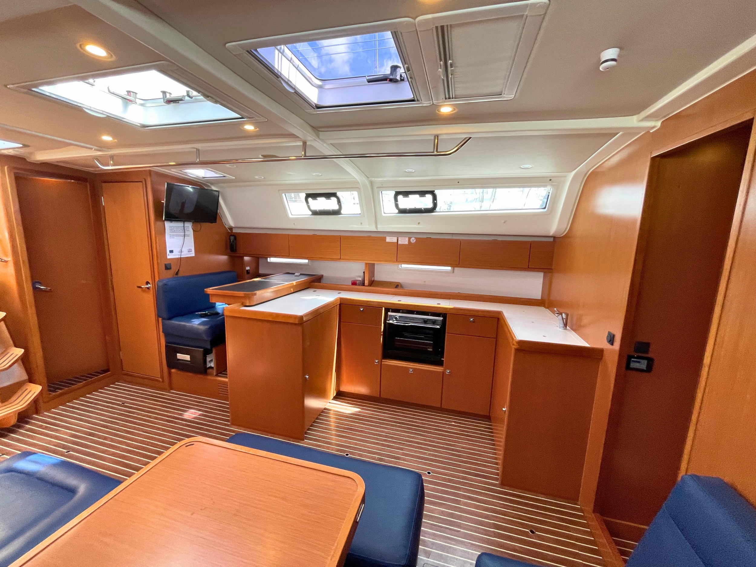 Bavaria Cruiser 51 — photo 7