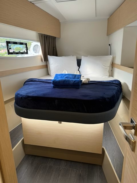 Fountaine Pajot Astrea 42 — photo 14