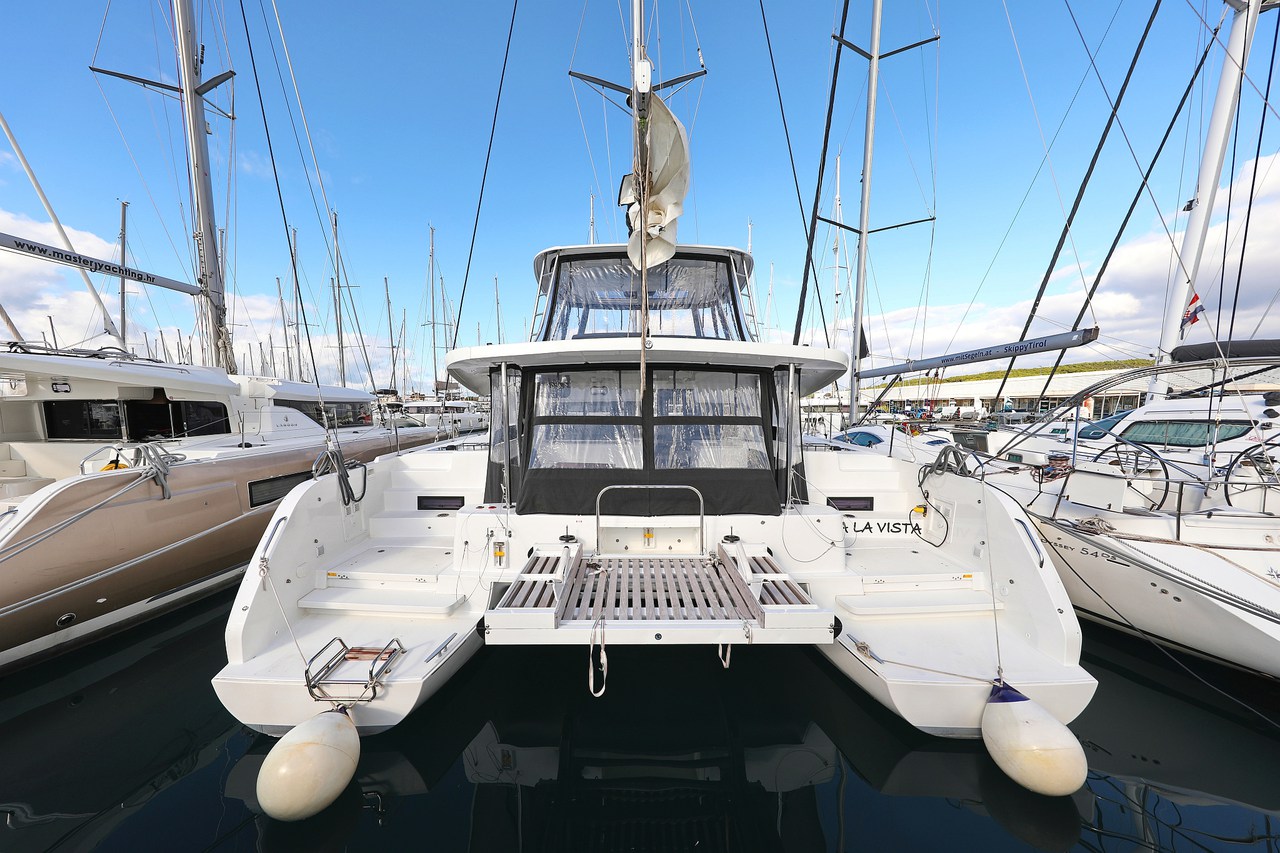 Lagoon 46 - 4 + 2 cab. — photo 1