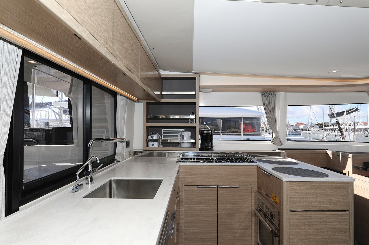 Lagoon 46 - 4 + 2 cab. — photo 16