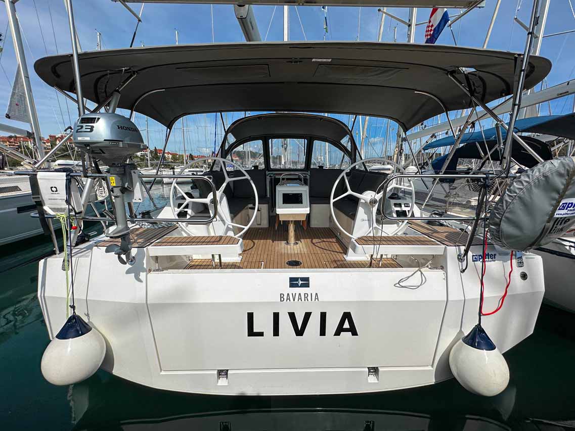 Bavaria C42 — photo 1
