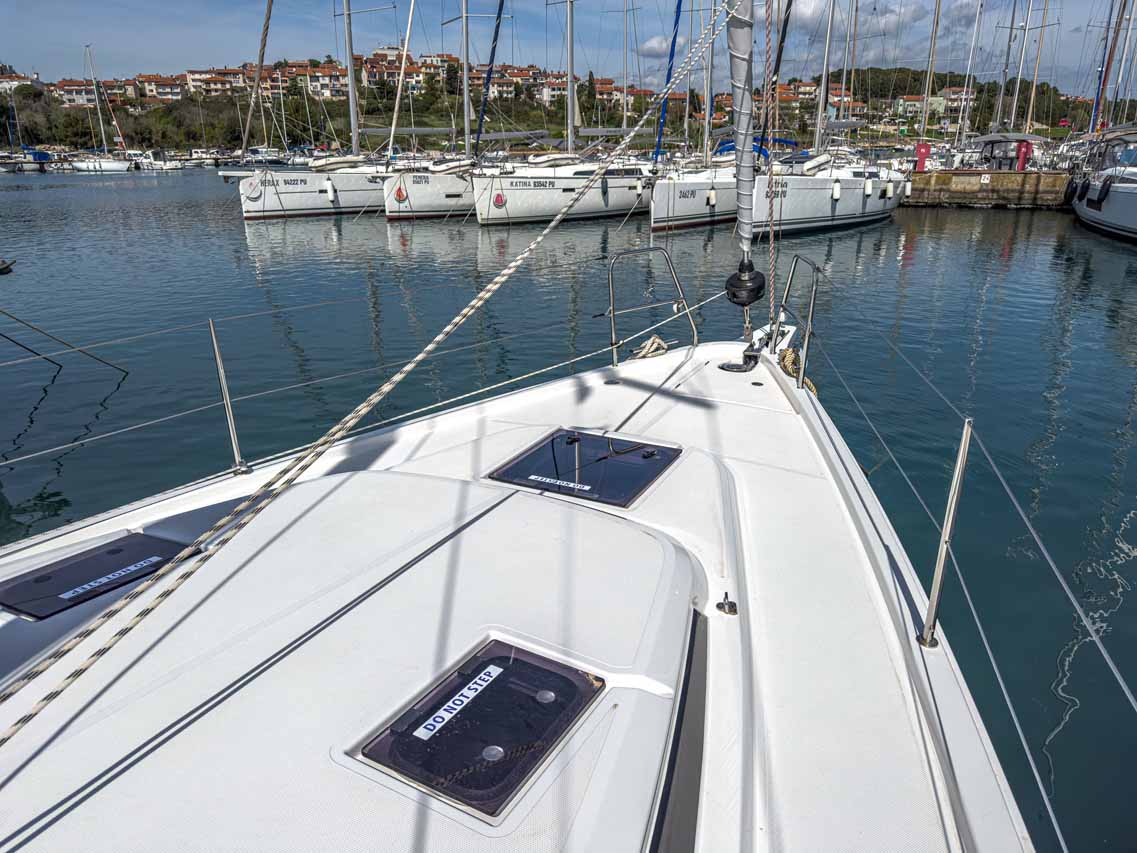 Bavaria C42 — photo 5
