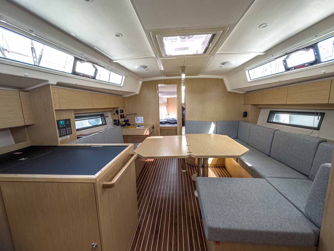 Bavaria C42 — photo 10