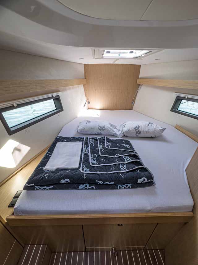 Bavaria C42 — photo 15
