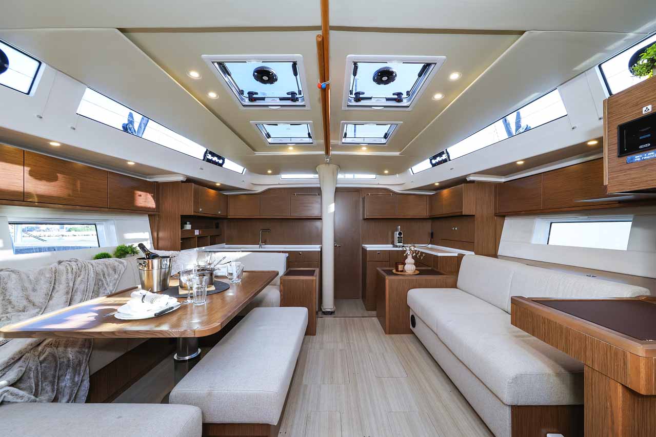 Bavaria C57 Style - 4 + 1 cab. — photo 3