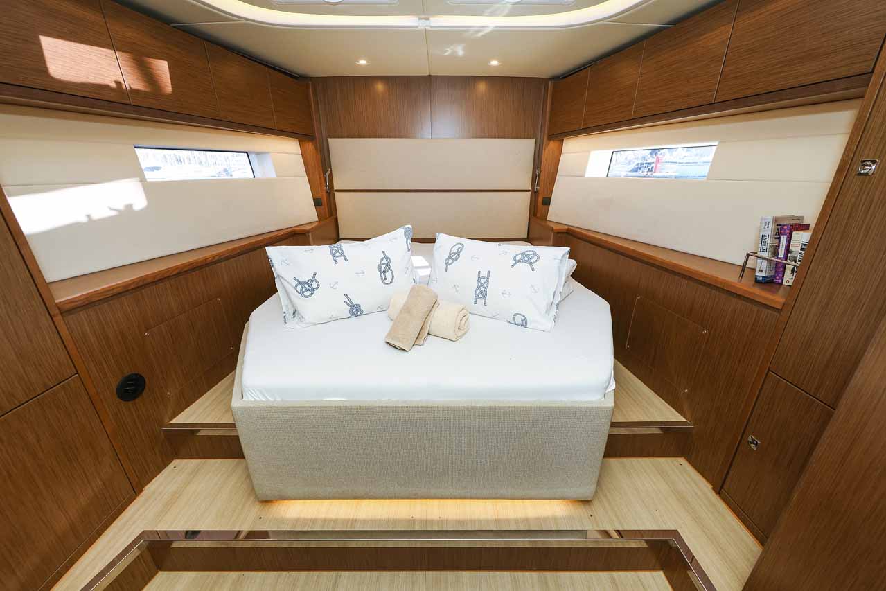 Bavaria C57 Style - 4 + 1 cab. — photo 9