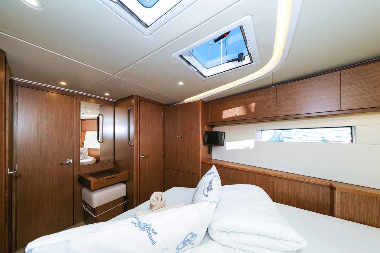 Bavaria C57 Style - 4 + 1 cab. — photo 10