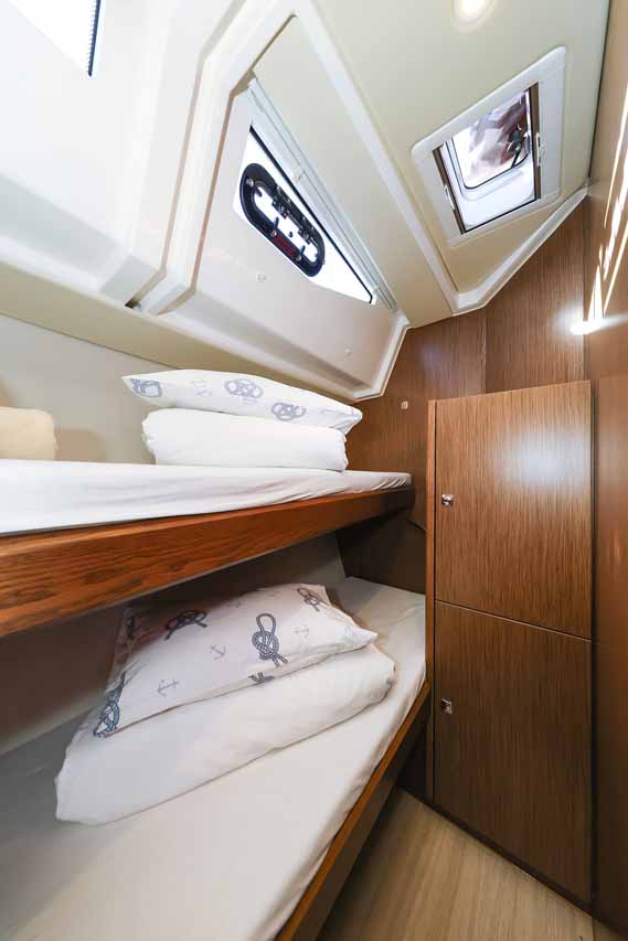 Bavaria C57 Style - 4 + 1 cab. — photo 11