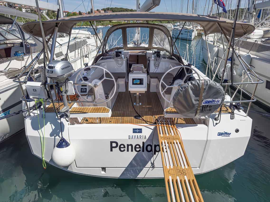 Bavaria C38 — photo 3