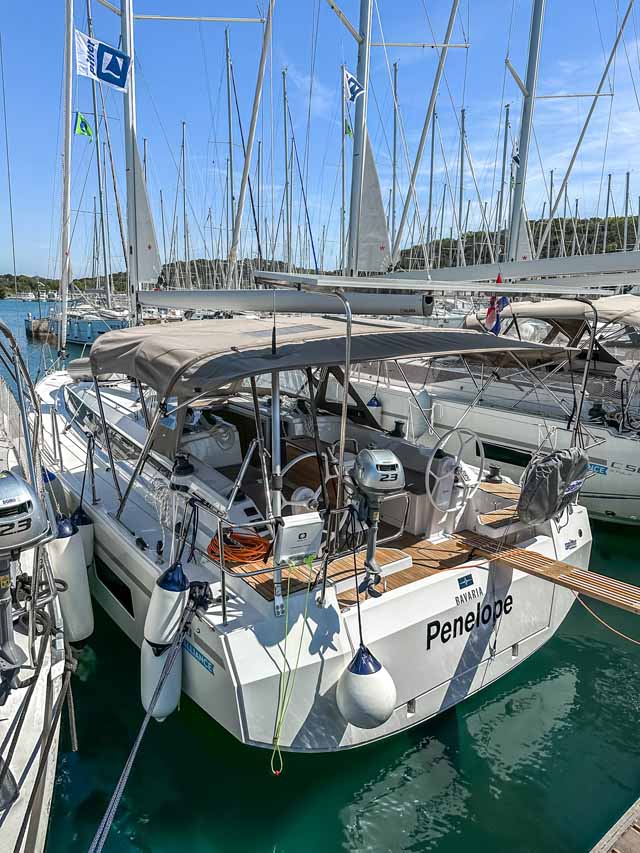 Bavaria C38 — photo 5