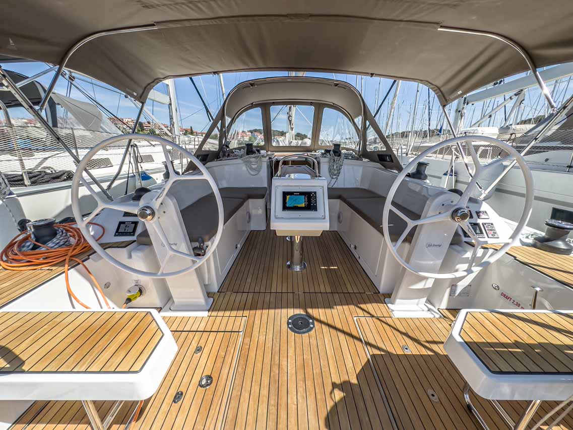 Bavaria C38 — photo 9