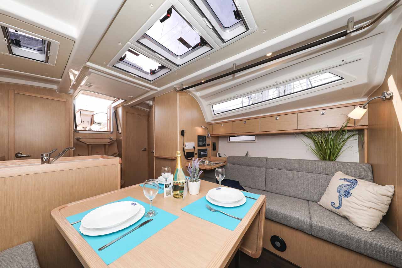 Bavaria Cruiser 37 Style — photo 12