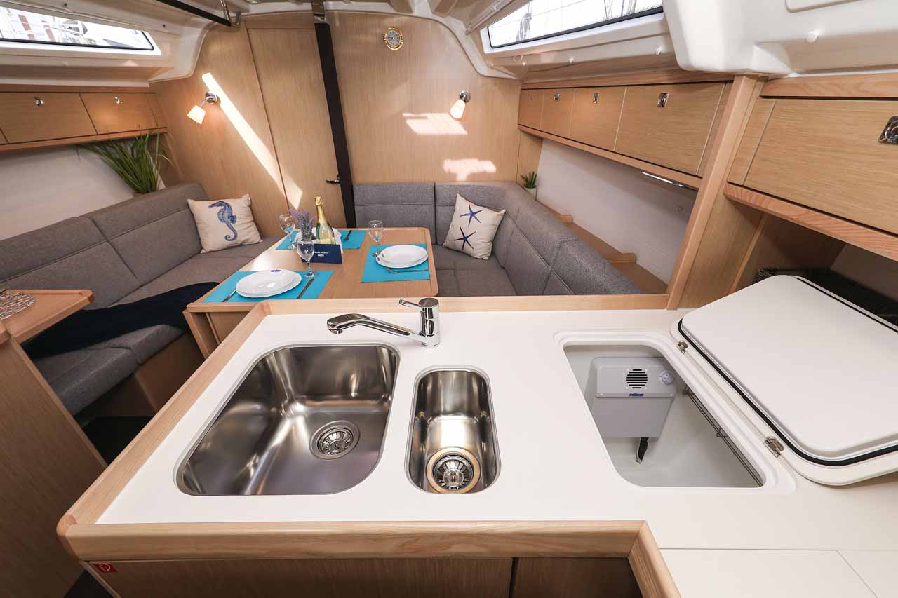Bavaria Cruiser 37 Style — photo 16