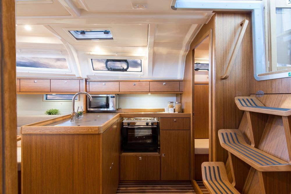 Bavaria Cruiser 37 - 3 cab. — photo 12