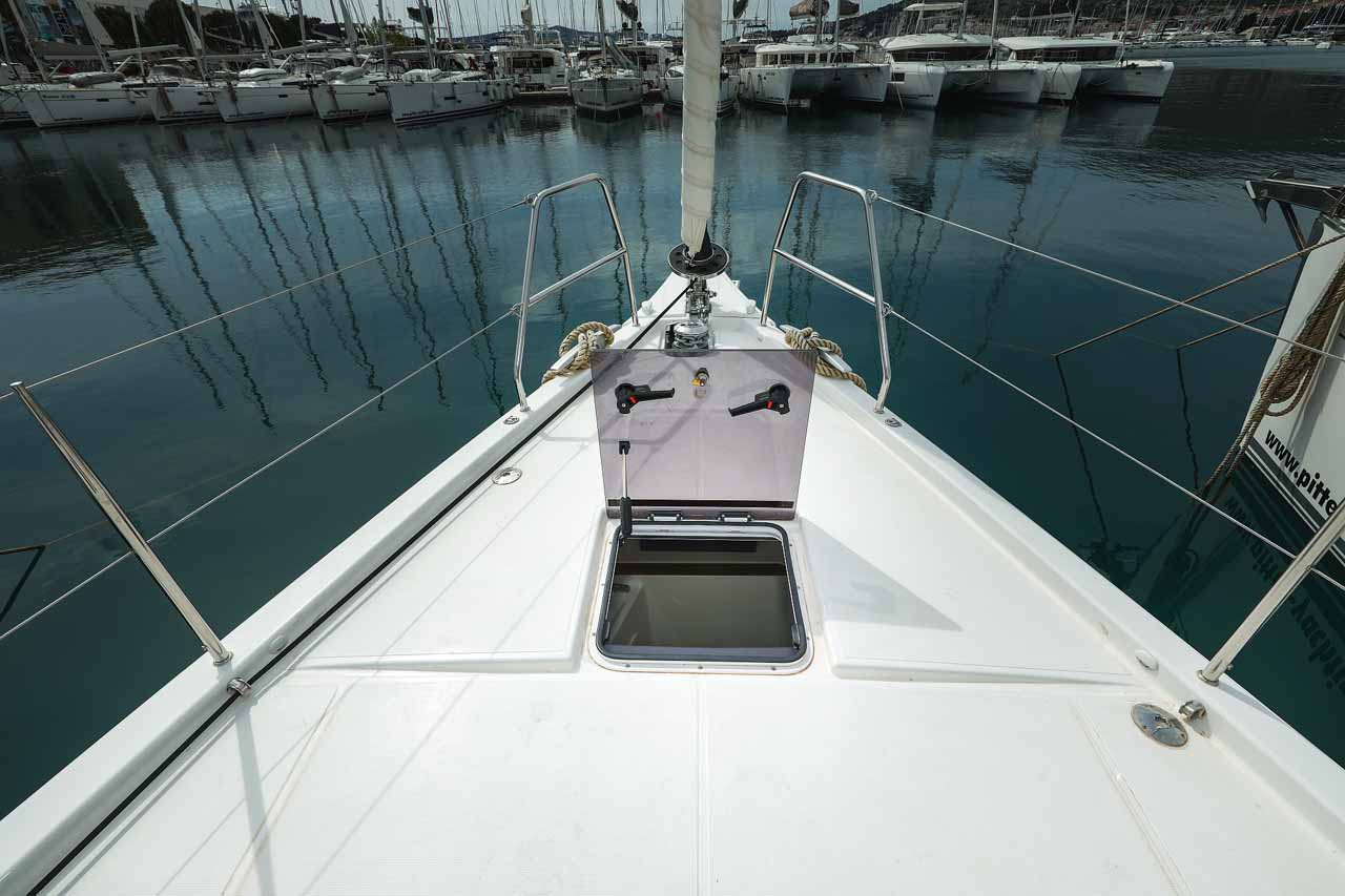 Dufour 530 - 5 + 1 cab. — photo 5